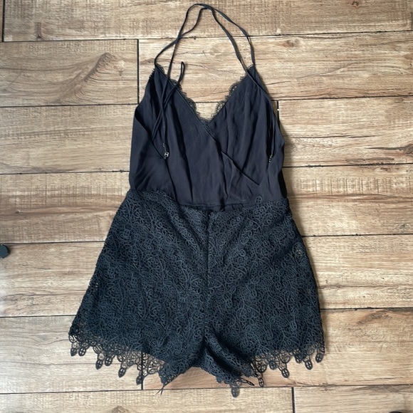 Dolce Vita Open Back Eyelit Romper - Picture 2 of 2